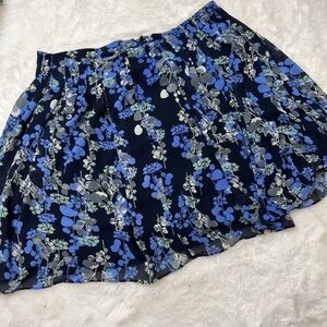 Gap blue tones floral flowy skirt with two layers. Size 14